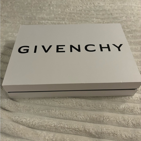 New Givenchy 4G Bag - Picture 10 of 10
